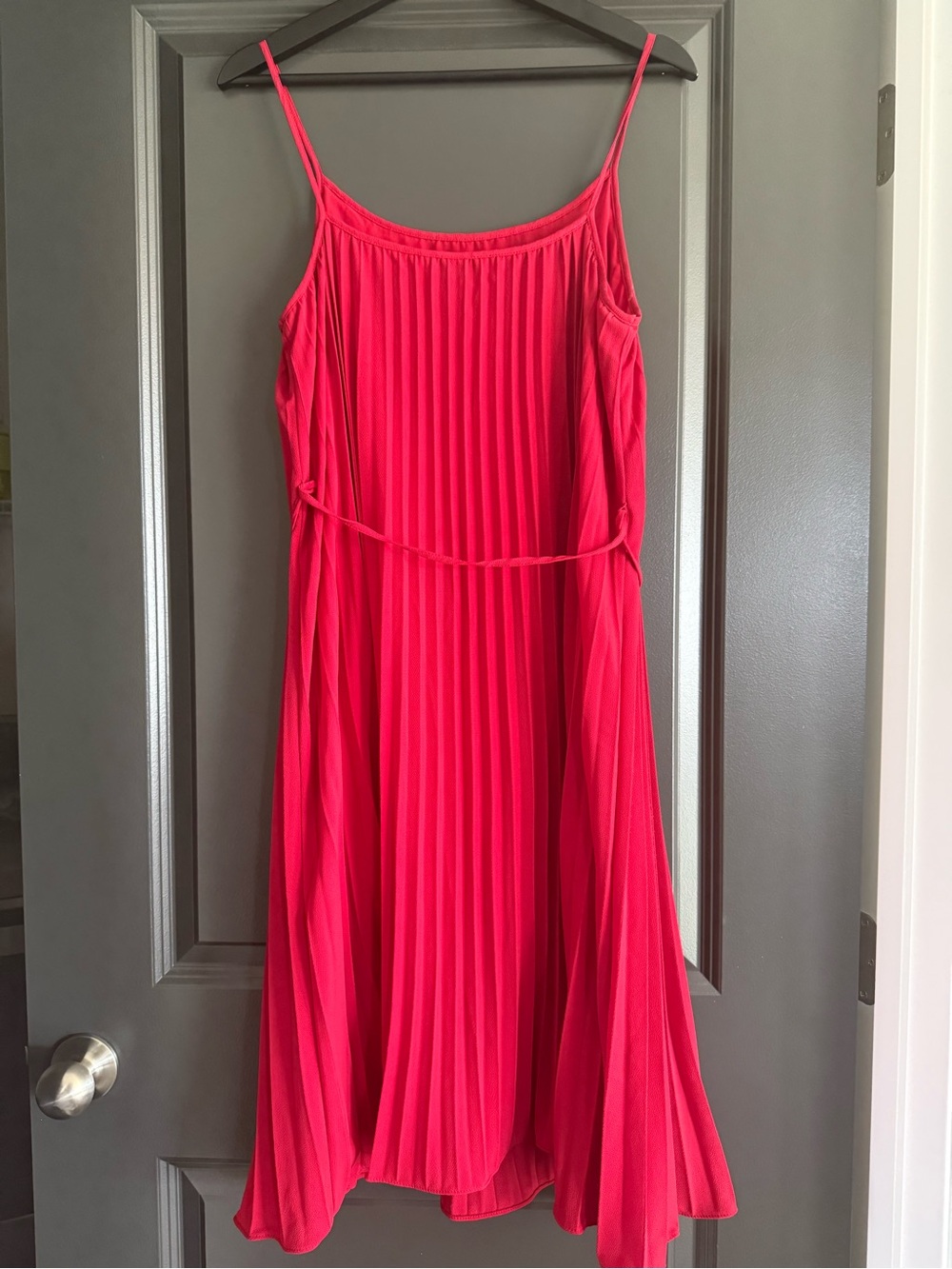 H&M Red Sleeveless Dress